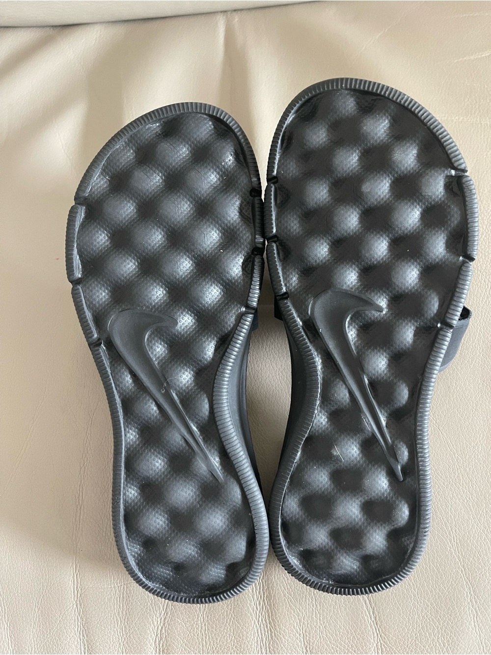 Nike Black Dual-Strap Women's Slide Sandals with White Swoosh, size 7 - Picture 5 of 5